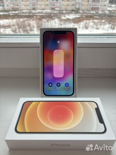 iPhone 12, 64 ГБ