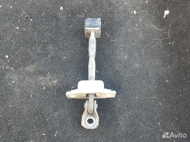 Ограничитель двери Mitsubishi Outlander XL