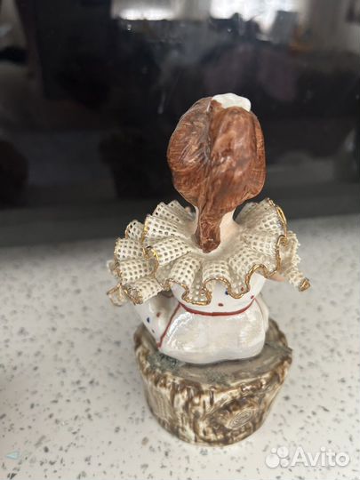 Фарфоровая статуэтка