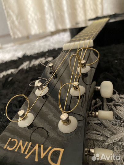 Акустическая гитара