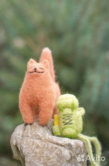 Игрушка кот турист