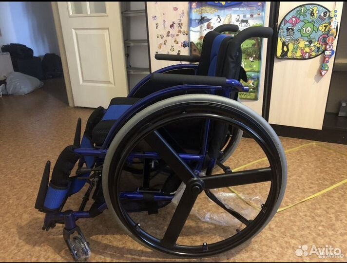 Инвалидная коляска новая