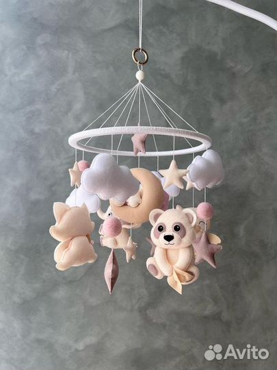 Мобиль на кроватку из фетра