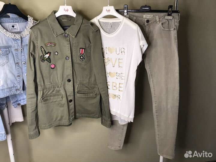 Джинсовая куртка на девочку 12-14 лет