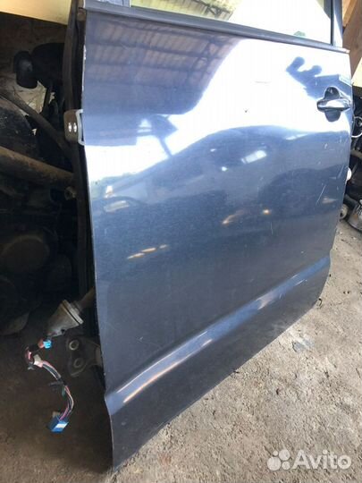 Дверь передняя левая toyota noah