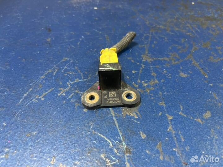 Датчик удара Nissan Teana J32