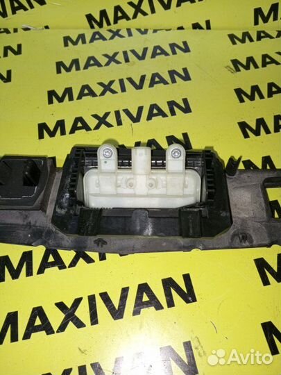 Накладка крышки багажника Mercedes E-Class W212