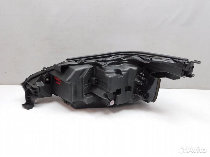 Фара правая Lexus LX570