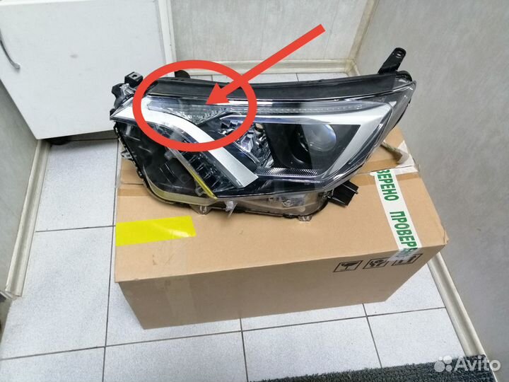 Фара левая Rav4 CA40 2016 галоген