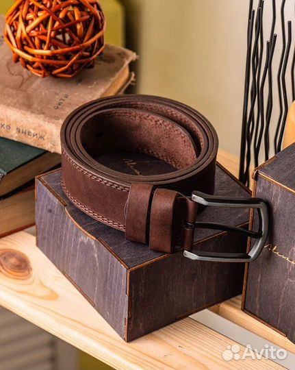 Мужской кожаный ремень ручной работы