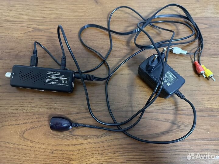 Цифровой эфирный приемник cadena cdt-1631