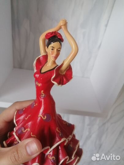 Статуэтка испанка фламенко