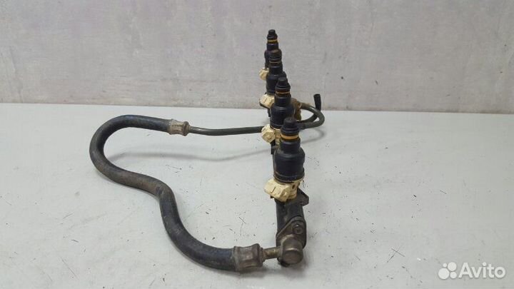 Топливная рампа с форсунками Rover 200 214 RF