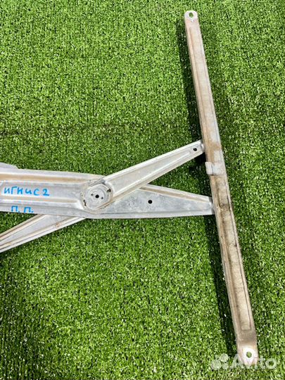 Стеклоподъемник передней правой двери Suzuki Ignis