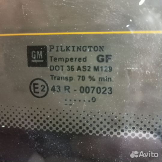 Заднее стекло Opel Zafira a