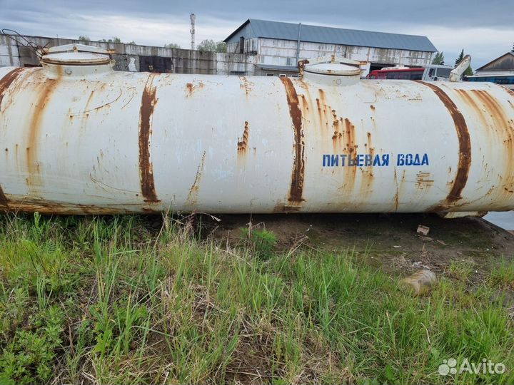 Емкость для воды бу