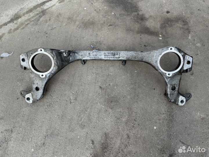 Передняя балка двигателя VW Touareg