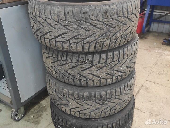 Nokian Tyres Hakkapeliitta R2 SUV 255/50 R19 107R