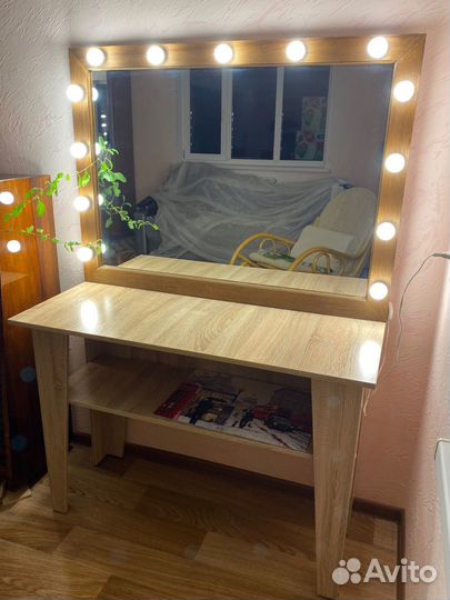 Гримерный стол