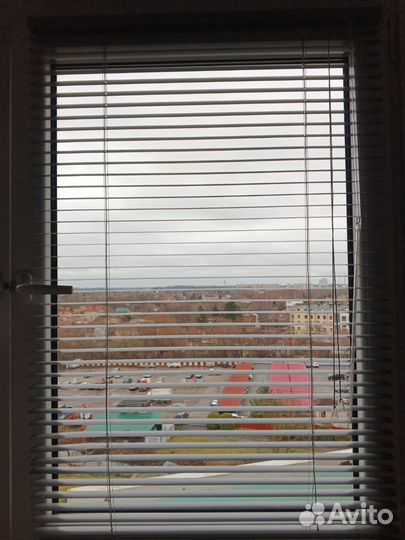 Жалюзи горизонтальные бу