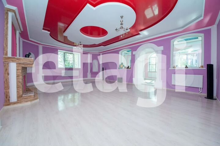 Дом 254,7 м² на участке 6 сот.