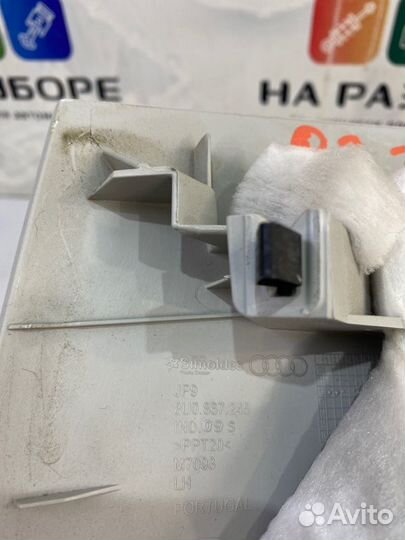 Накладка на стойку внутренняя задняя левая Audi Q3