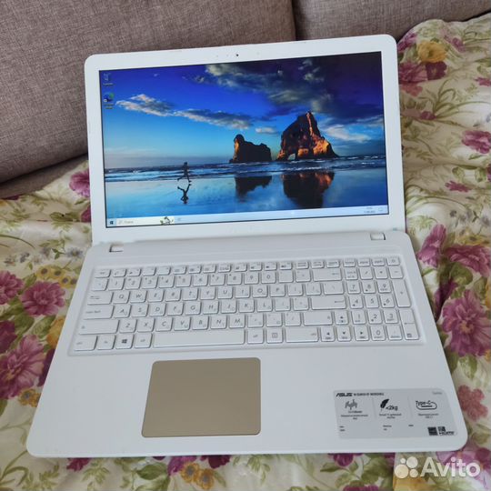 Красивый, современный Asus,SSD 256Gb,HDD 250Gb