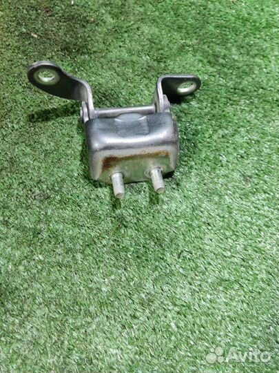 Петля двери задняя правая Geely Emgrand EC7