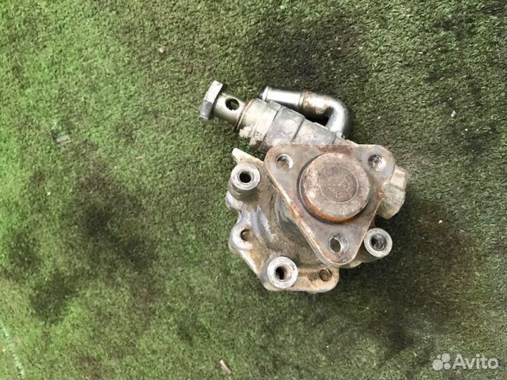 Насос гура Volkswagen Passat B5 ADR 1.8 2000