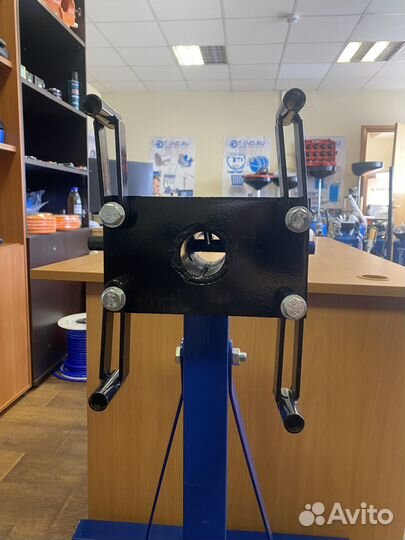 Кантователь для двигателя 900 кг