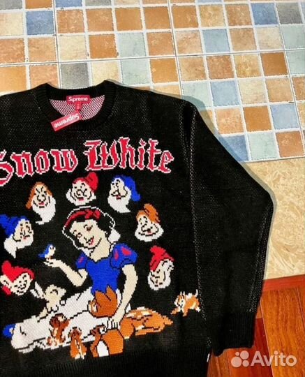 Свитер Supreme Snow White