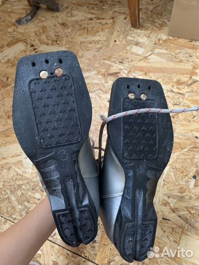 Лыжные ботинки