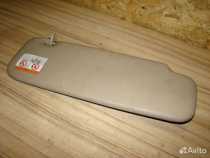 Солнцезащитный козырек левый беж Toyota land cruis