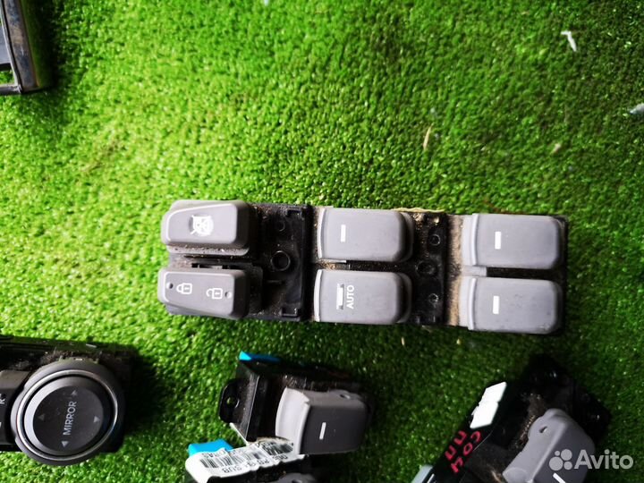 Кнопка стеклоподъемника для Hyundai Sonata 09-14