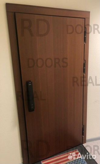 Дверь входная с электронным замком