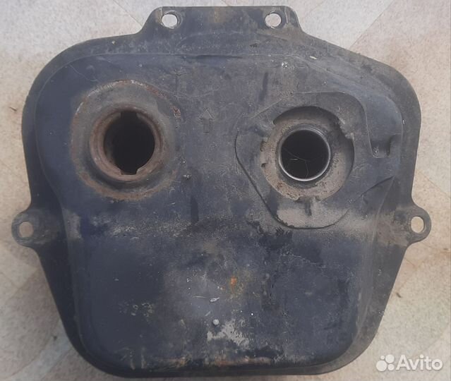 Бензобак от скутера