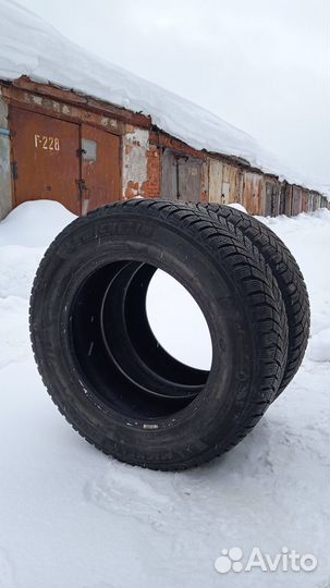 Michelin X-Ice North 4 215/65 R16 102T