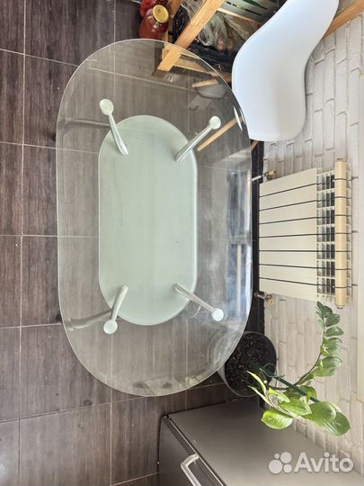 Стол стеклянный