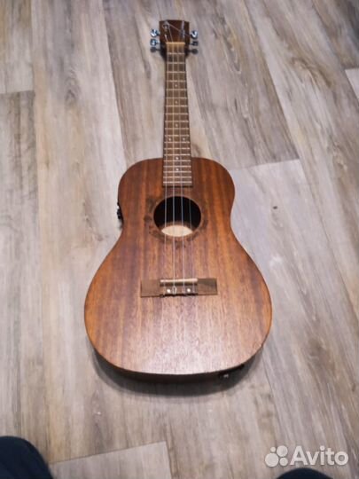 Укулеле баритон