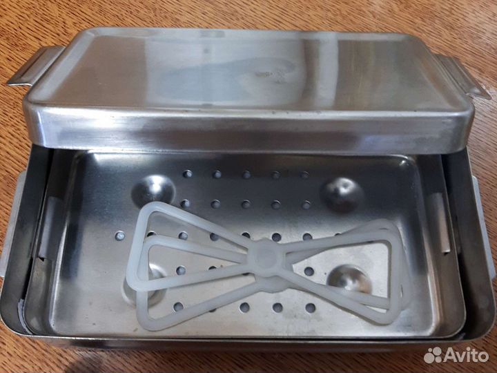 Емкость 24 на 13,молоточек