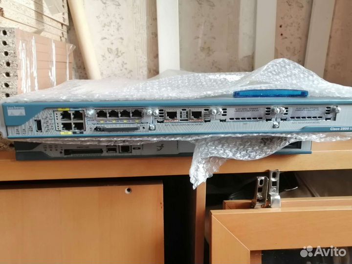 Маршрутизатор Cisco 2801 и 2811