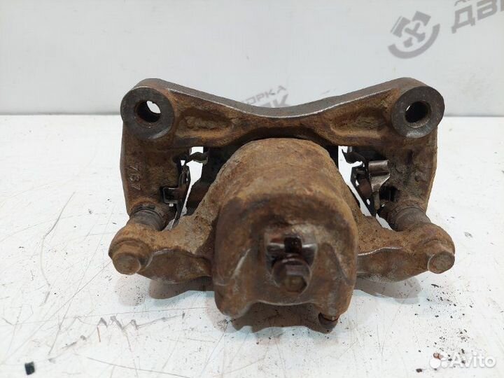 Суппорт передний левый Nissan Teana J31 (AT) VQ35