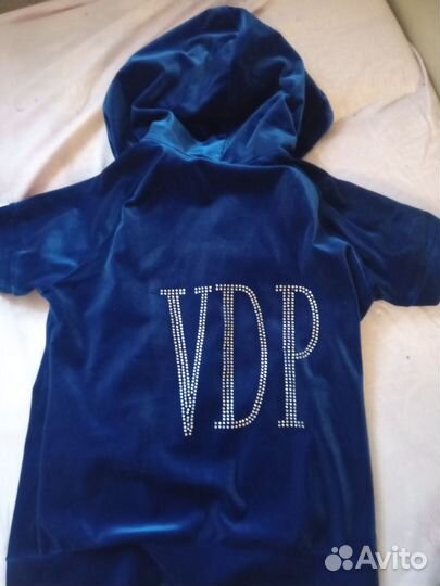 Брендовая кофта на молнии