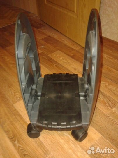 Подставка под системный блок компьютера на колесах