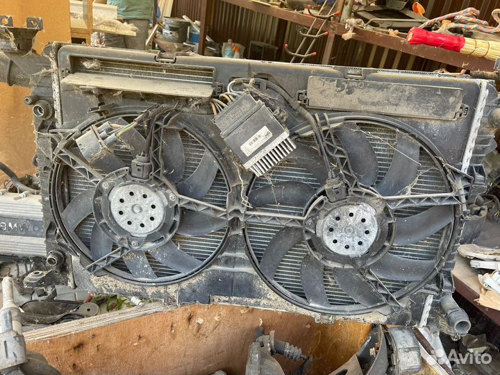 В сборе радиатор Audi Q5 8R8K0 145 805g L3122003