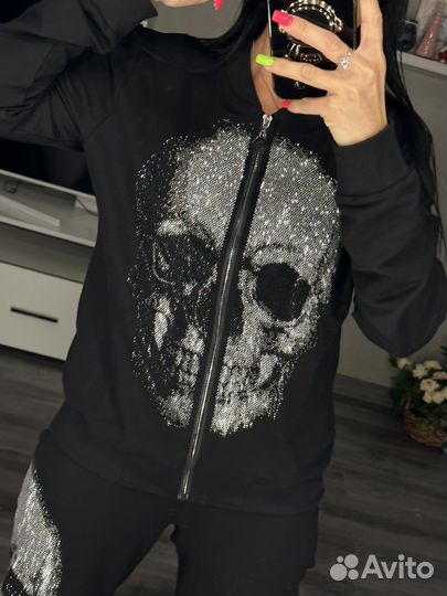 Костюм спортивный