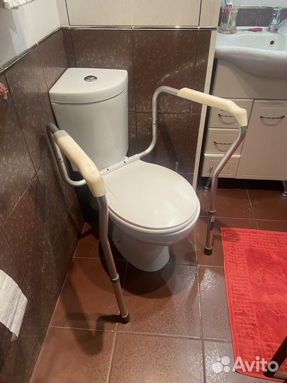 Поручни на унитаз