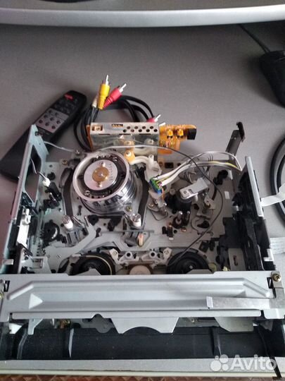 Видеоплеер пишущий Akai VS-R110EM