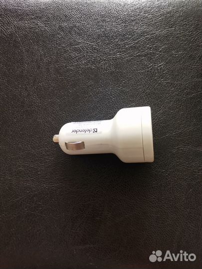 Зарядное устройство в автомобиль