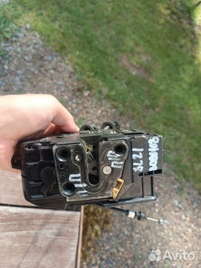 Замок правой двери santa fe 2